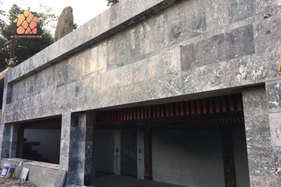 Đá marble cẩm thạch trang trí mặt tiền